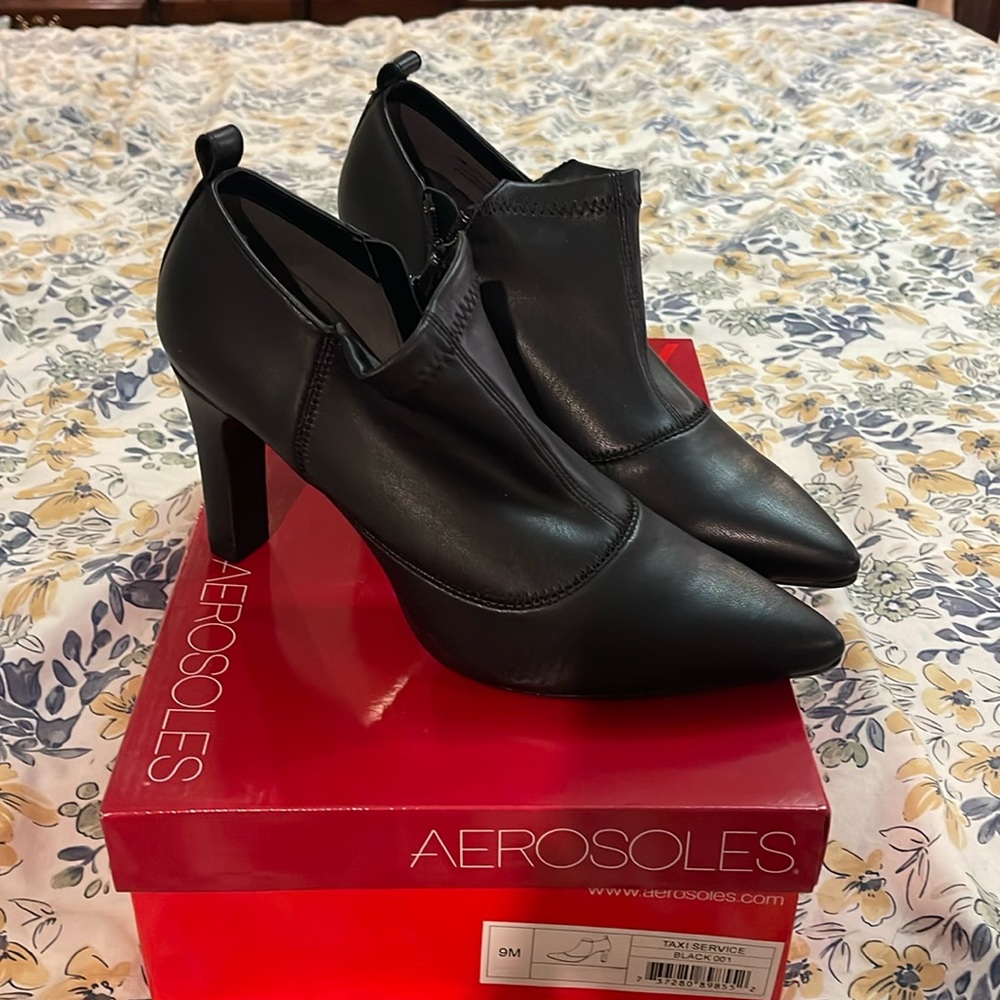 AEROSOLES Black Ankle Boots